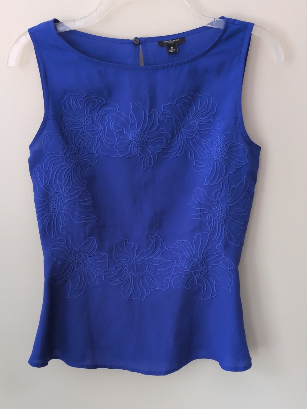 Ann Taylor Blue Sleeveless Floral Peplum Embroidered Shell Top